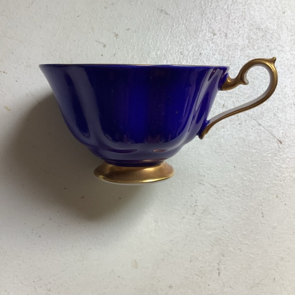 Royal Albert Tea Cup & Saucer England - Picture 7 of 10